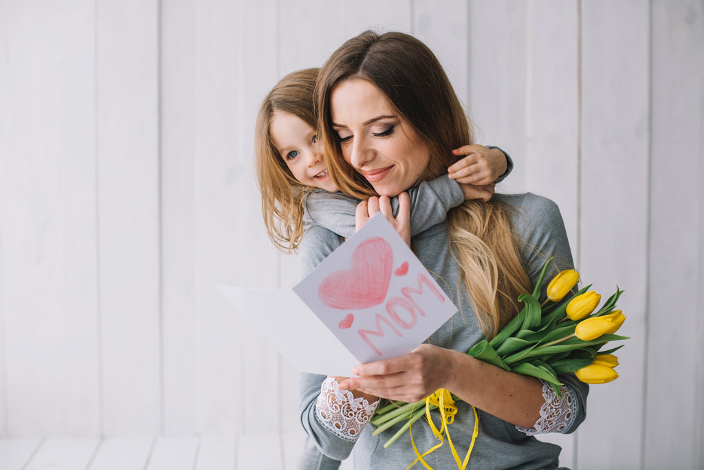Créez votre propre journal de fête de mères - Happiedays